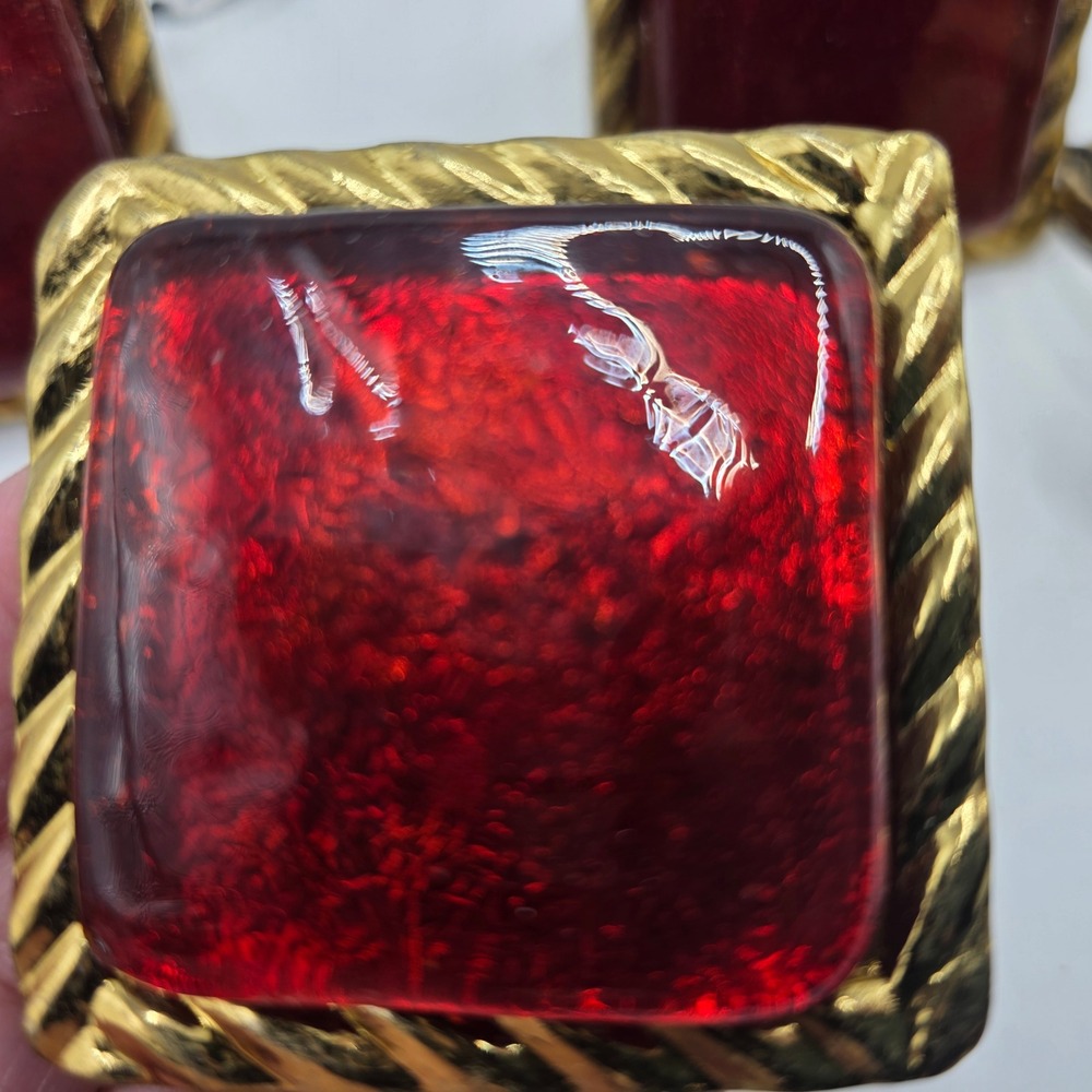 Pier 1 Imports Set of 6 Red Square Resin Gold Rope Napkin Rings SKU 2963340 NEW - Picture 2 of 6